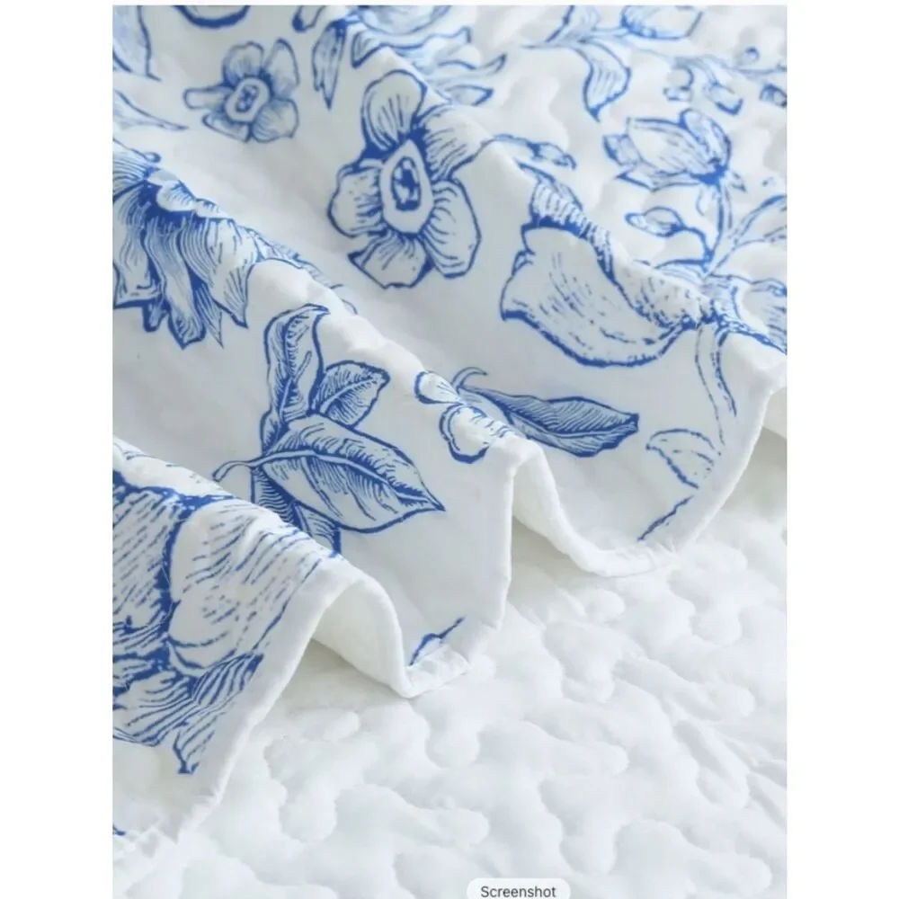Mother's Day Quilted Throw Blanket Blue White Printed Lap Cover